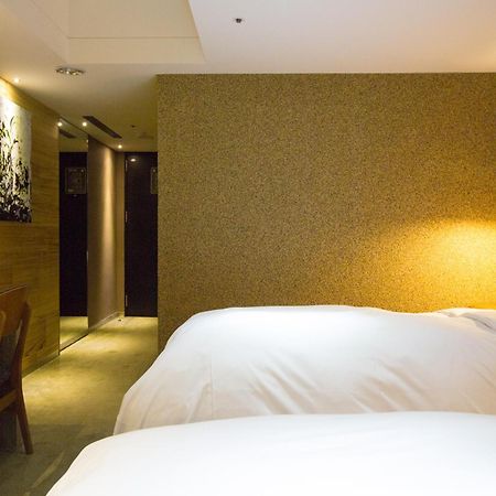 Inhouse Hotel Тайджун Стая снимка