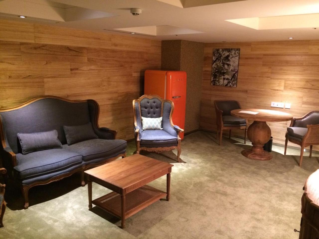 Inhouse Hotel Тайджун Стая снимка