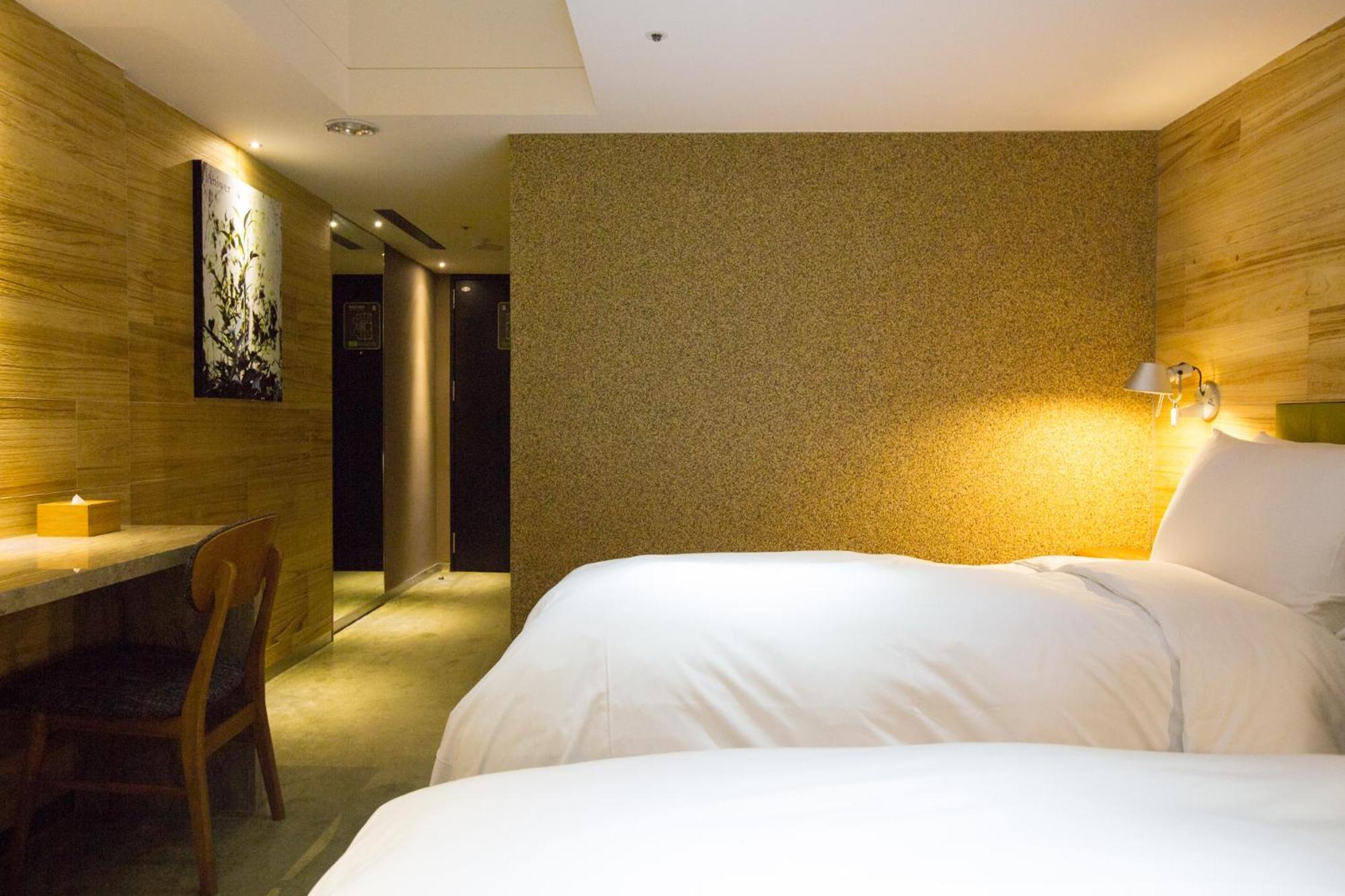 Inhouse Hotel Тайджун Стая снимка