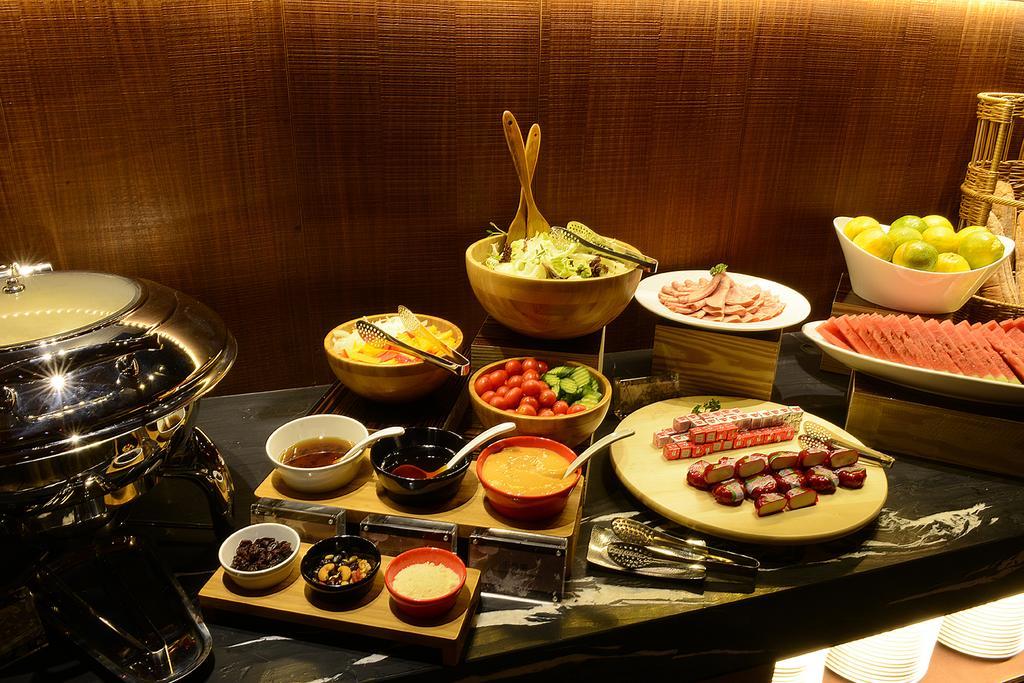 Inhouse Hotel Тайджун Екстериор снимка