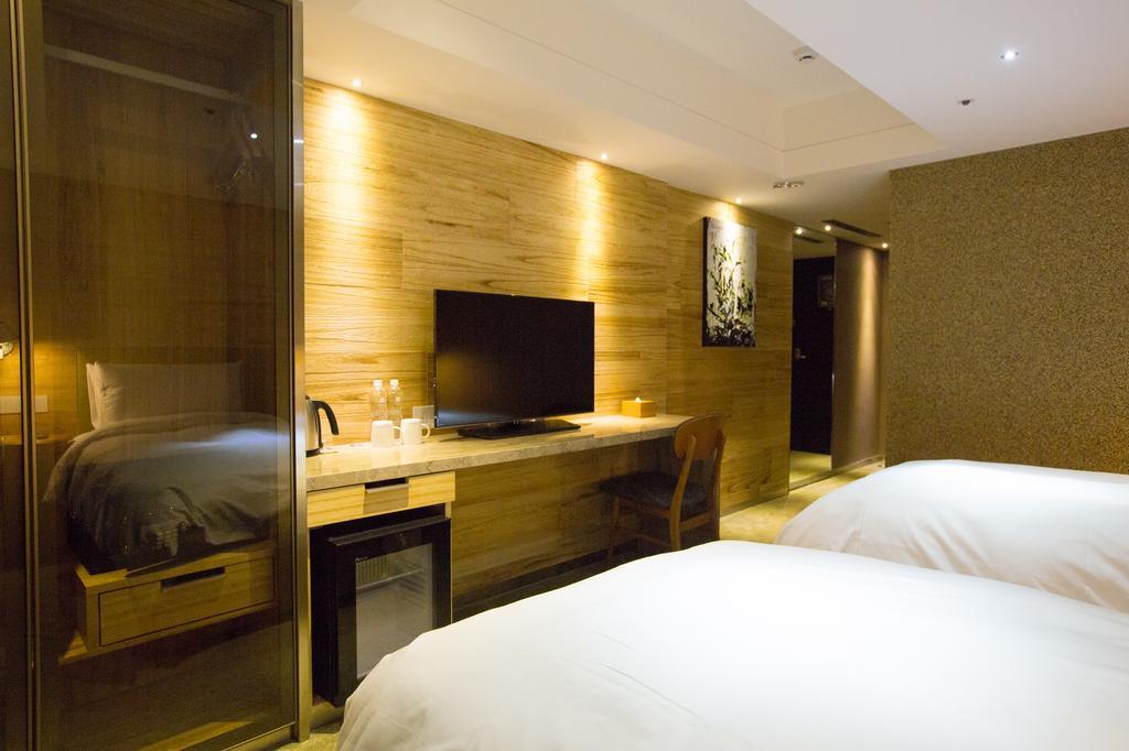 Inhouse Hotel Тайджун Екстериор снимка